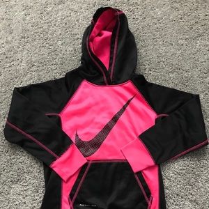 NWOT Nike Therma fit Hooded Sweatshirt